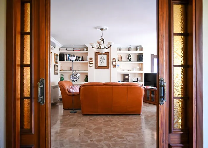 Villa Peralta, Heated And Private Pool ,Near Beach And Golf ! Alhaurín de la Torre